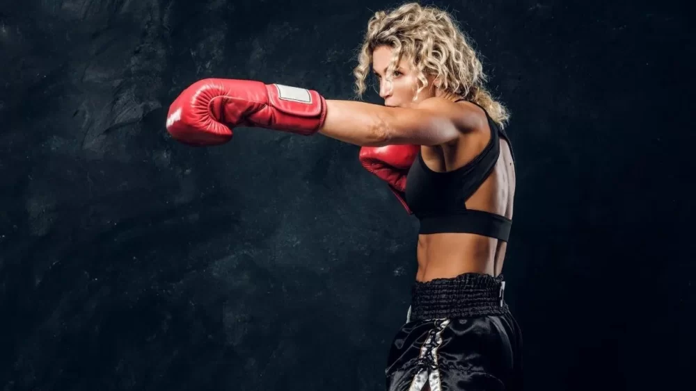 Image-of-a-woman-practicing-body-blows